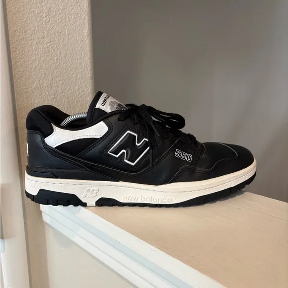 New Balance Shoes Mens Size 12 Black White 550 Retro Basketball Low BB550SV1 - Picture 2 of 9
